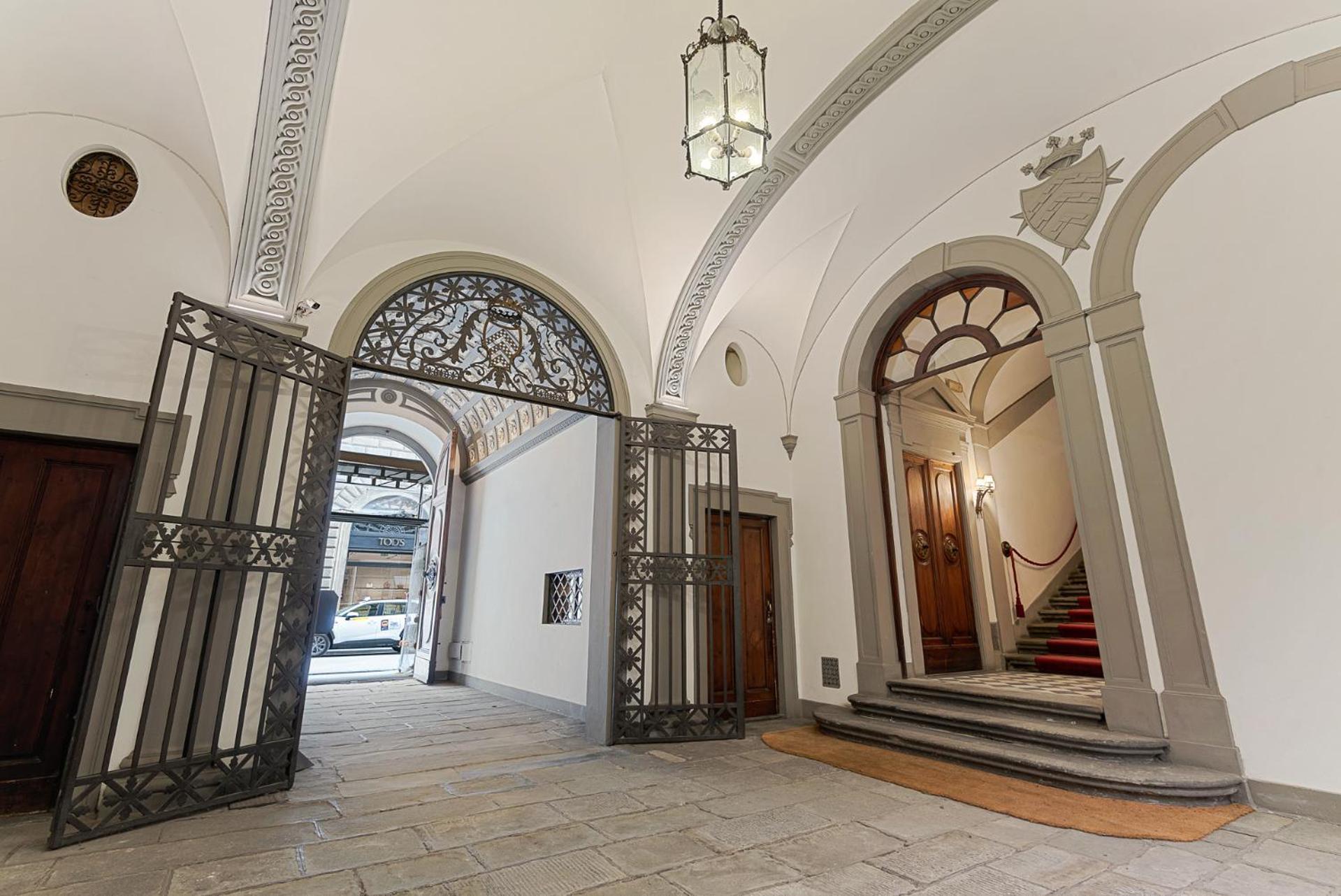Tornabuoni Living - Luxury Apartments Collection Florenz Exterior foto
